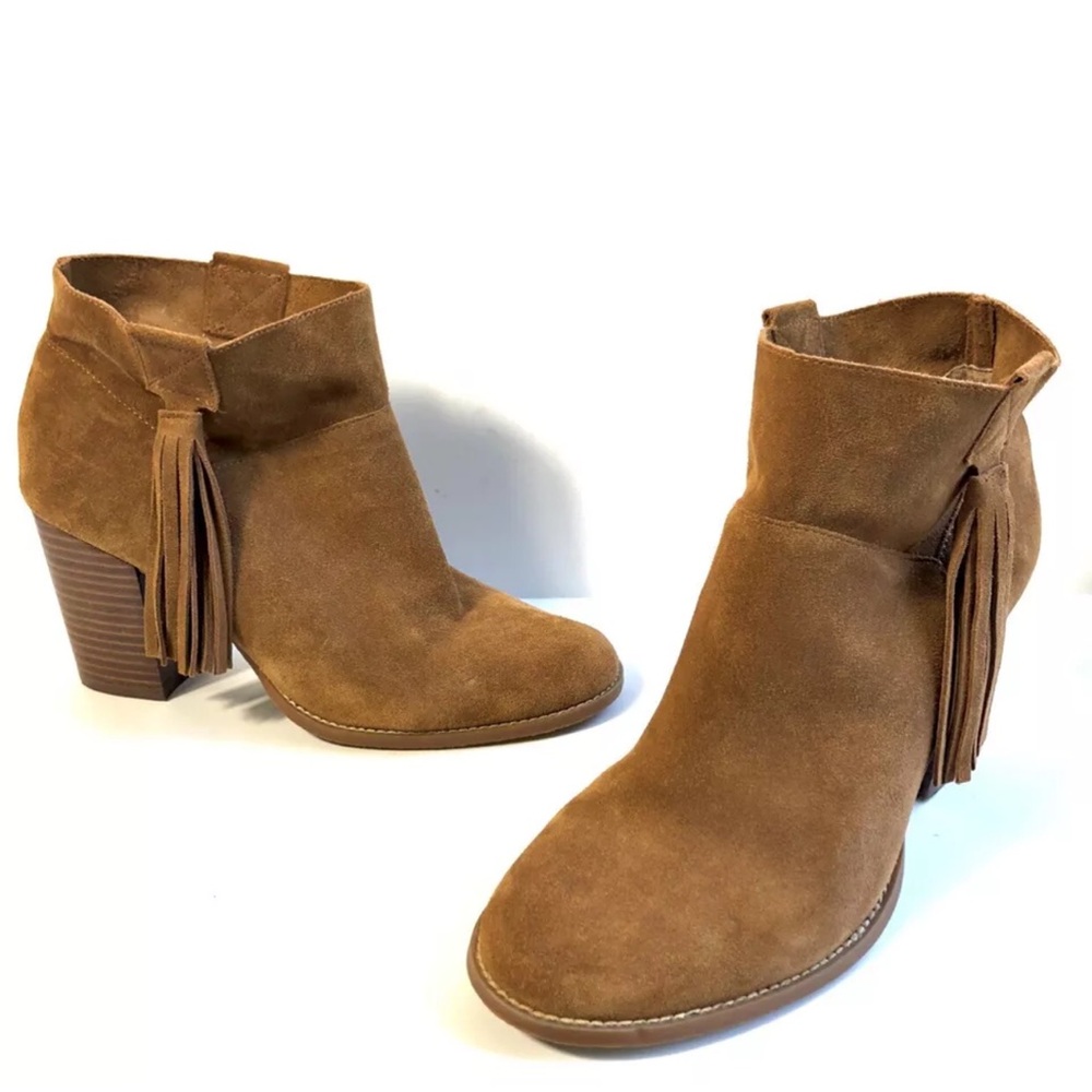 CROWN VINTAGE Womens beautiful Cognac Suede Leather Raffa Fringe Ankle Booties 9